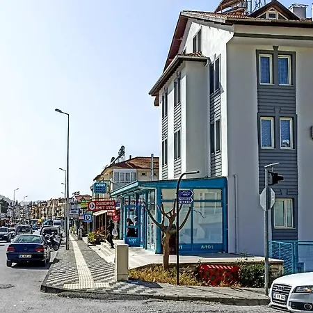 Fethiye Merkezde Ferah Ve Balkonlu 2+1 Daire Apartmán *