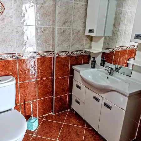 Fethiye Merkezde Ferah Ve Balkonlu 2+1 Daire Fethiye