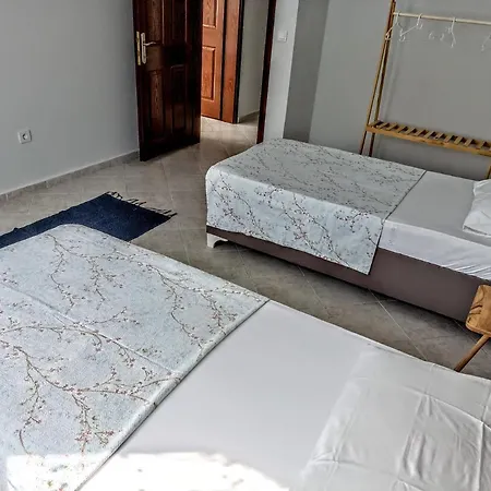Apartmán Fethiye Merkezde Ferah Ve Balkonlu 2+1 Daire *