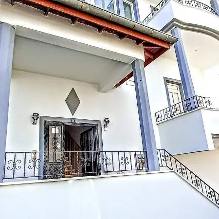 Fethiye Merkezde Ferah Ve Balkonlu 2+1 Daire Apartmán Fethiye
