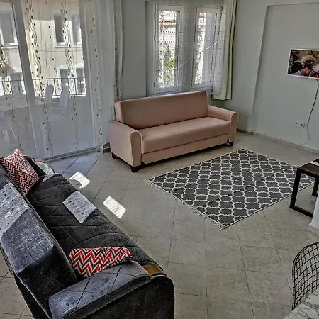 Fethiye Merkezde Ferah Ve Balkonlu 2+1 Daire Apartmán Fethiye