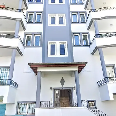 Fethiye Merkezde Ferah Ve Balkonlu 2+1 Daire Apartmán