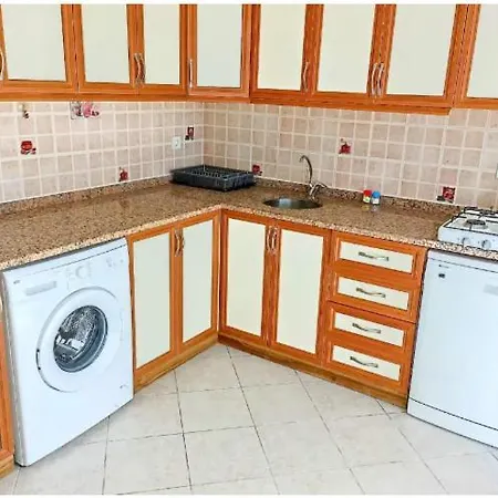 Fethiye Merkezde Ferah Ve Balkonlu 2+1 Daire Apartmán