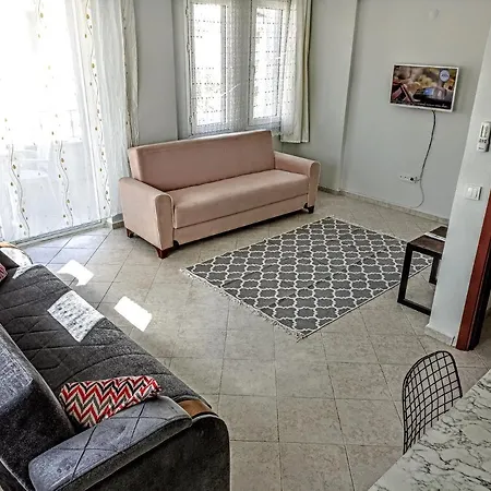 Fethiye Merkezde Ferah Ve Balkonlu 2+1 Daire Fethiye