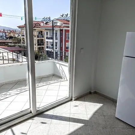 Apartmán Fethiye Merkezde Ferah Ve Balkonlu 2+1 Daire *