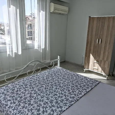 Fethiye Merkezde Ferah Ve Balkonlu 2+1 Daire